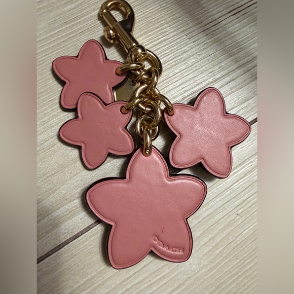 Coach pink tea rose floral keychain charm - Picture 4 of 4